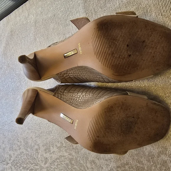 Louise et Cie Tan Cream Heels with Peep-Toe Design - Picture 6 of 6